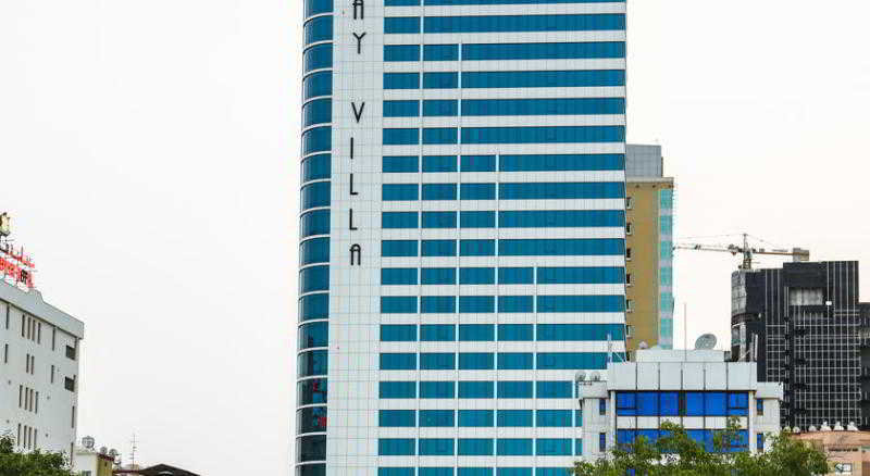 Harbour Suites Hotel