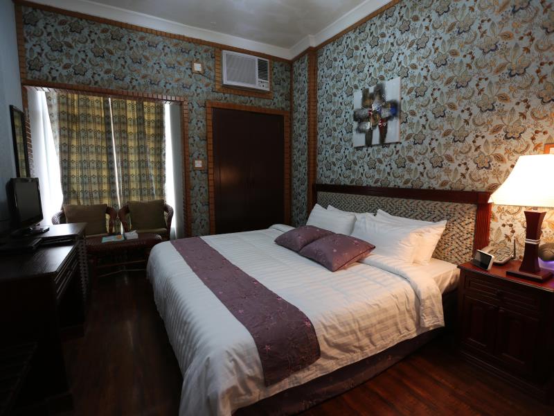 Moon Plaza Hotel