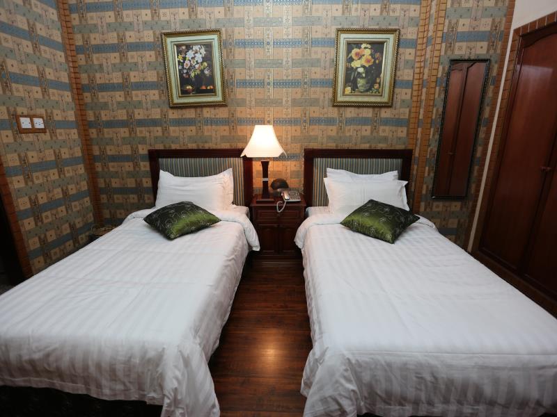 Moon Plaza Hotel