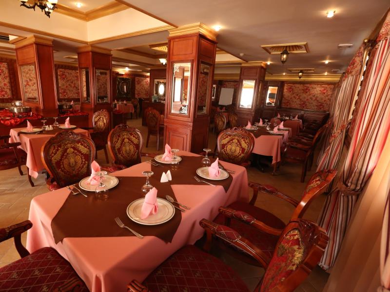 Moon Plaza Hotel