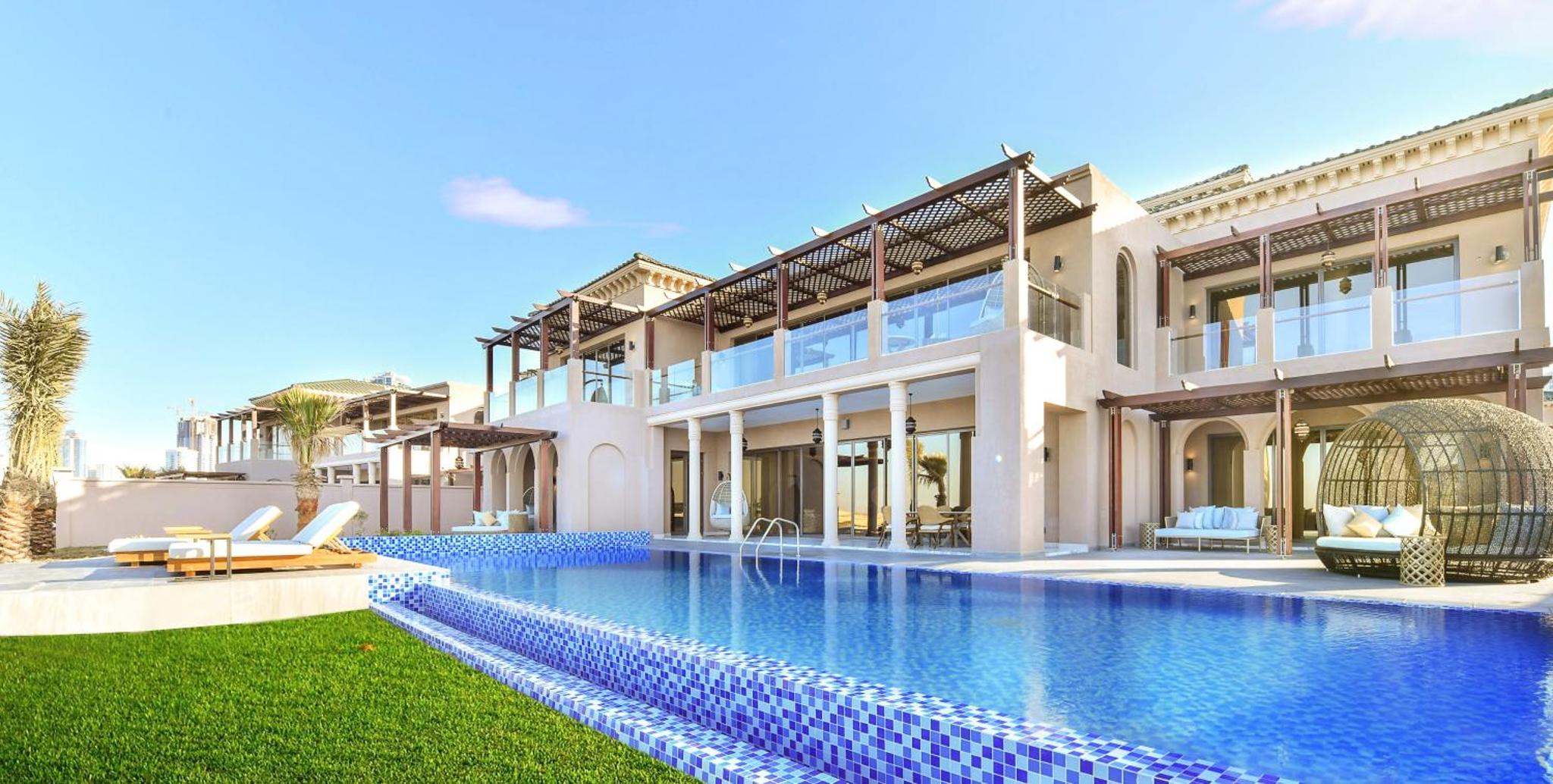 Royal Saray Resort