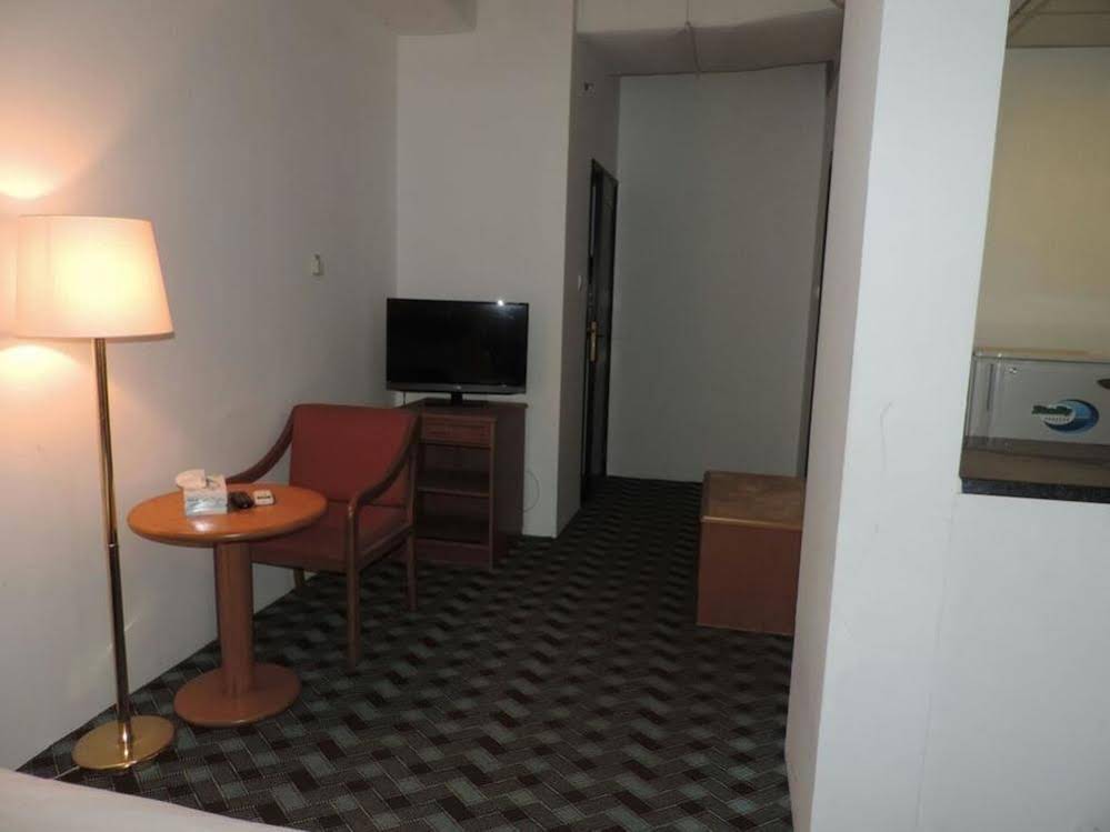 Seef Loft