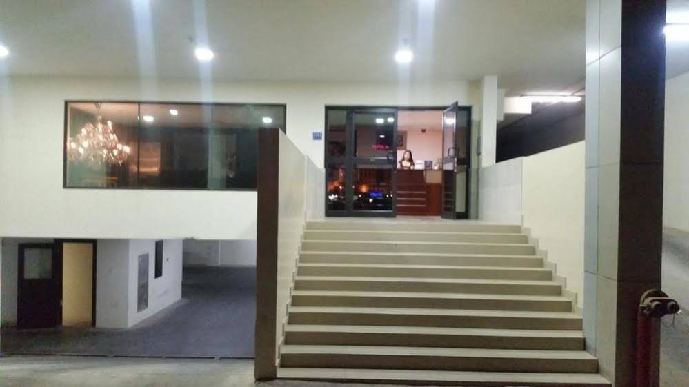 Seef Loft