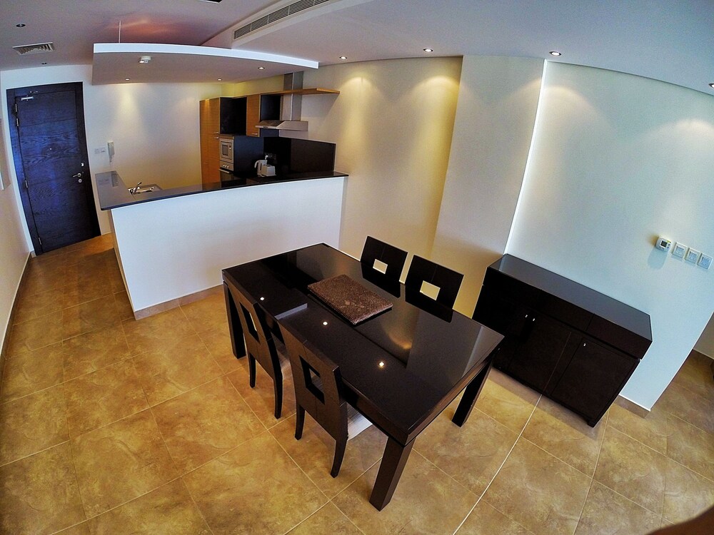 Swan Apartments II ( Family & Business Travelers only)