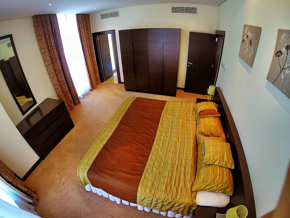 Swan Apartments II ( Family & Business Travelers only)