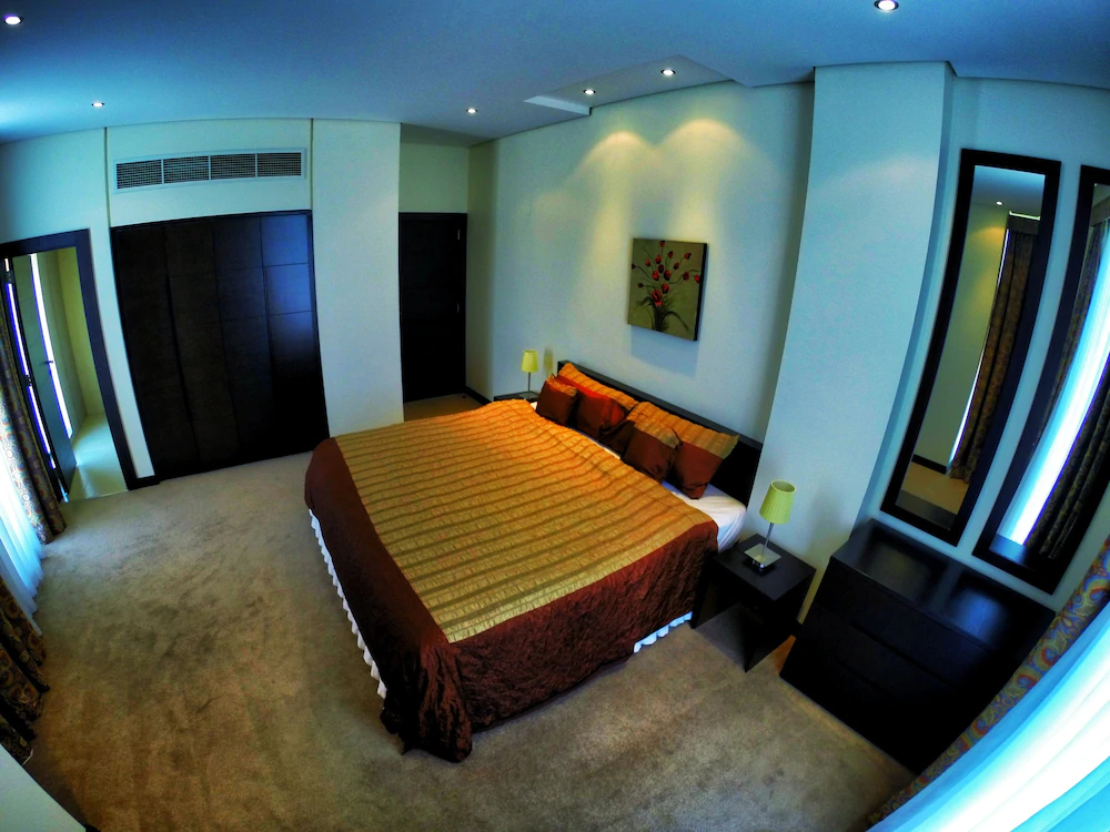 Swan Apartments II ( Family & Business Travelers only)