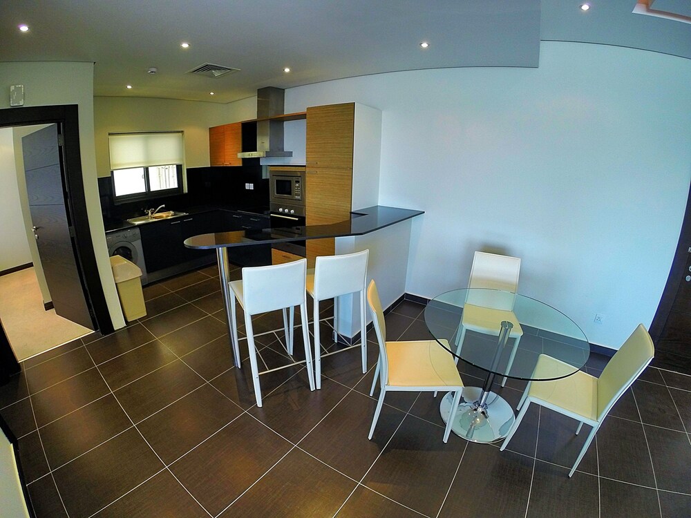 Swan Apartments II ( Family & Business Travelers only)
