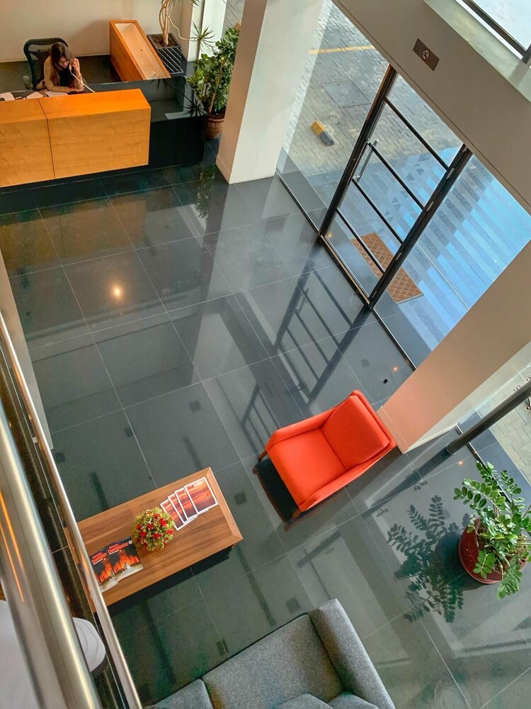 Swan Apartments II ( Family & Business Travelers only)