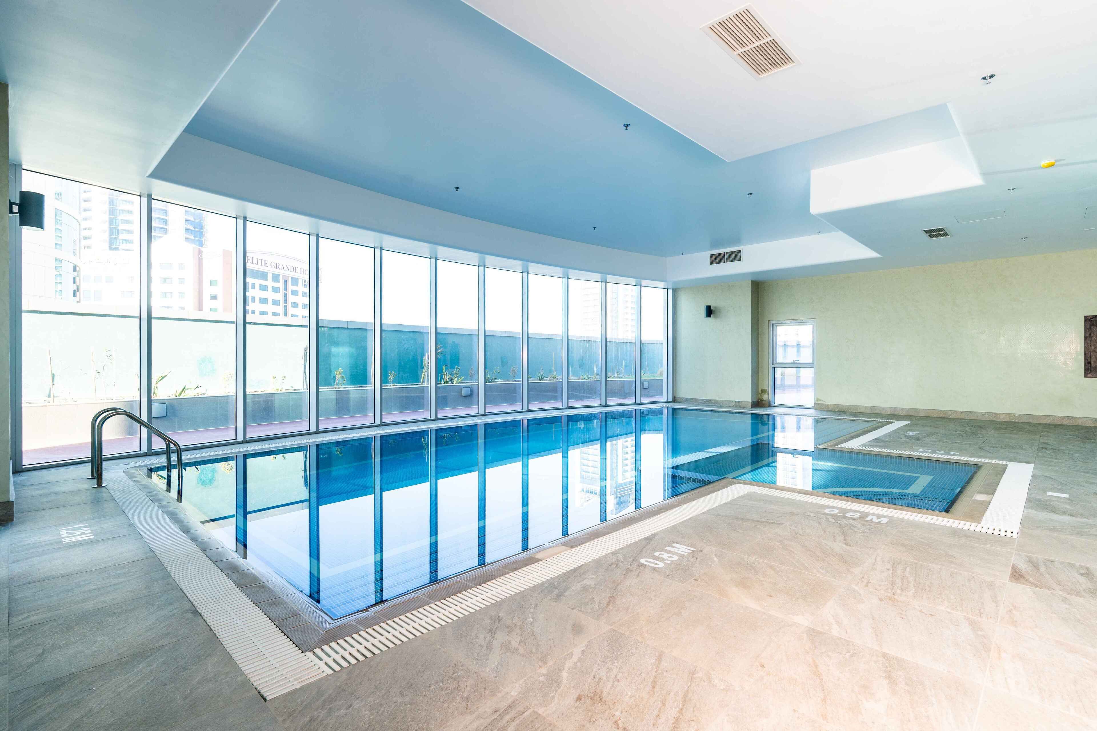S Plaza Suites Hotel