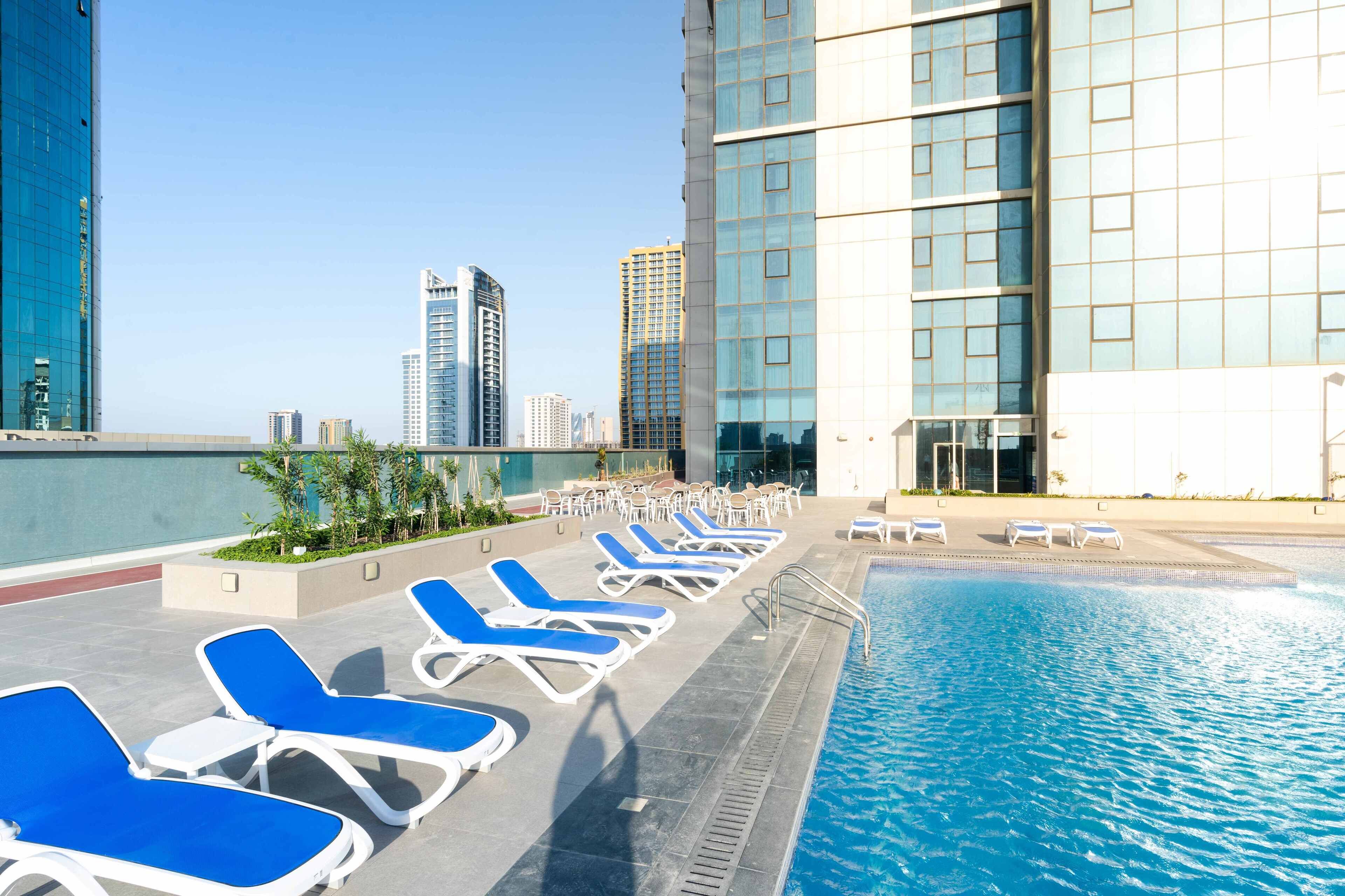 S Plaza Suites Hotel