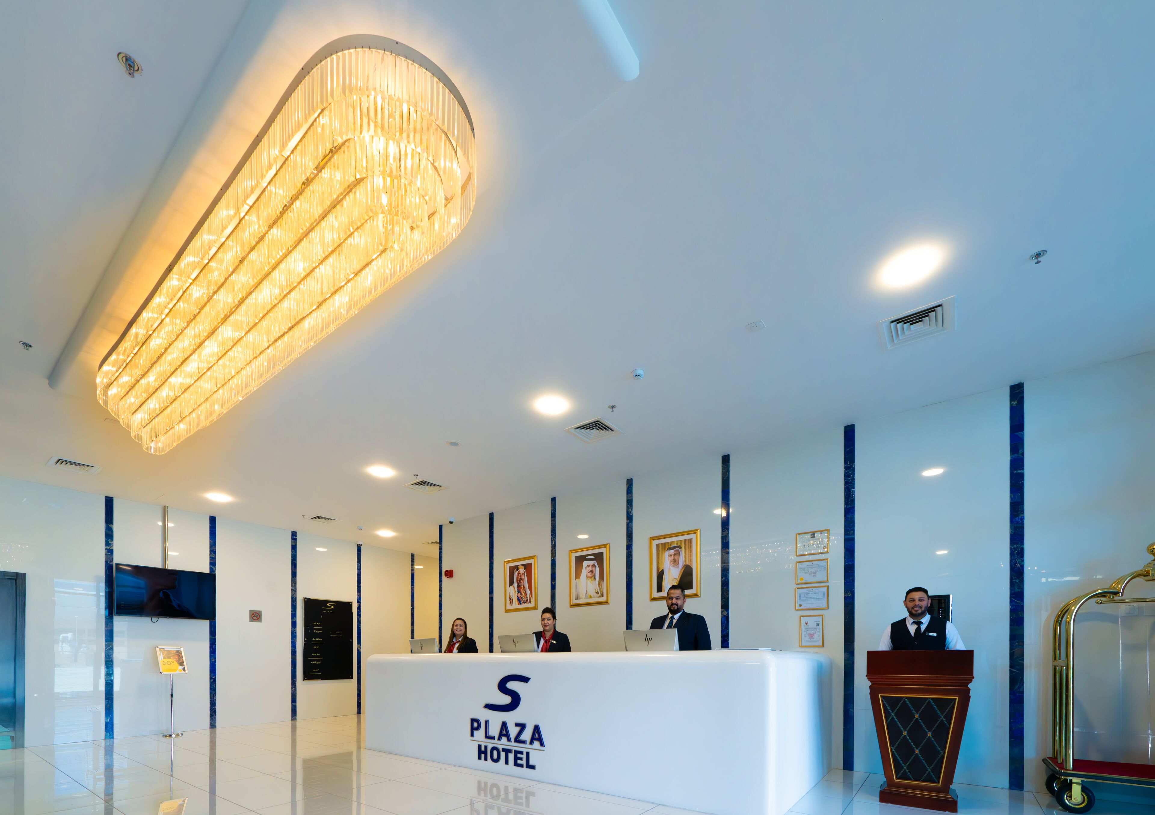 S Plaza Suites Hotel
