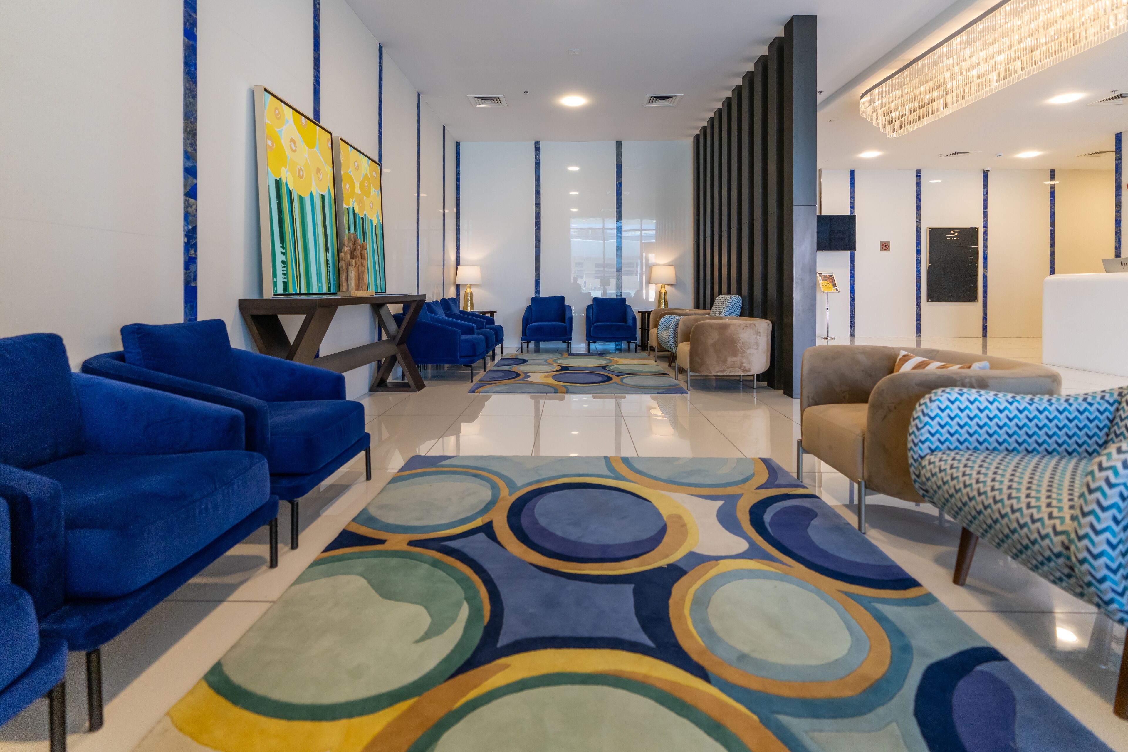 S Plaza Suites Hotel