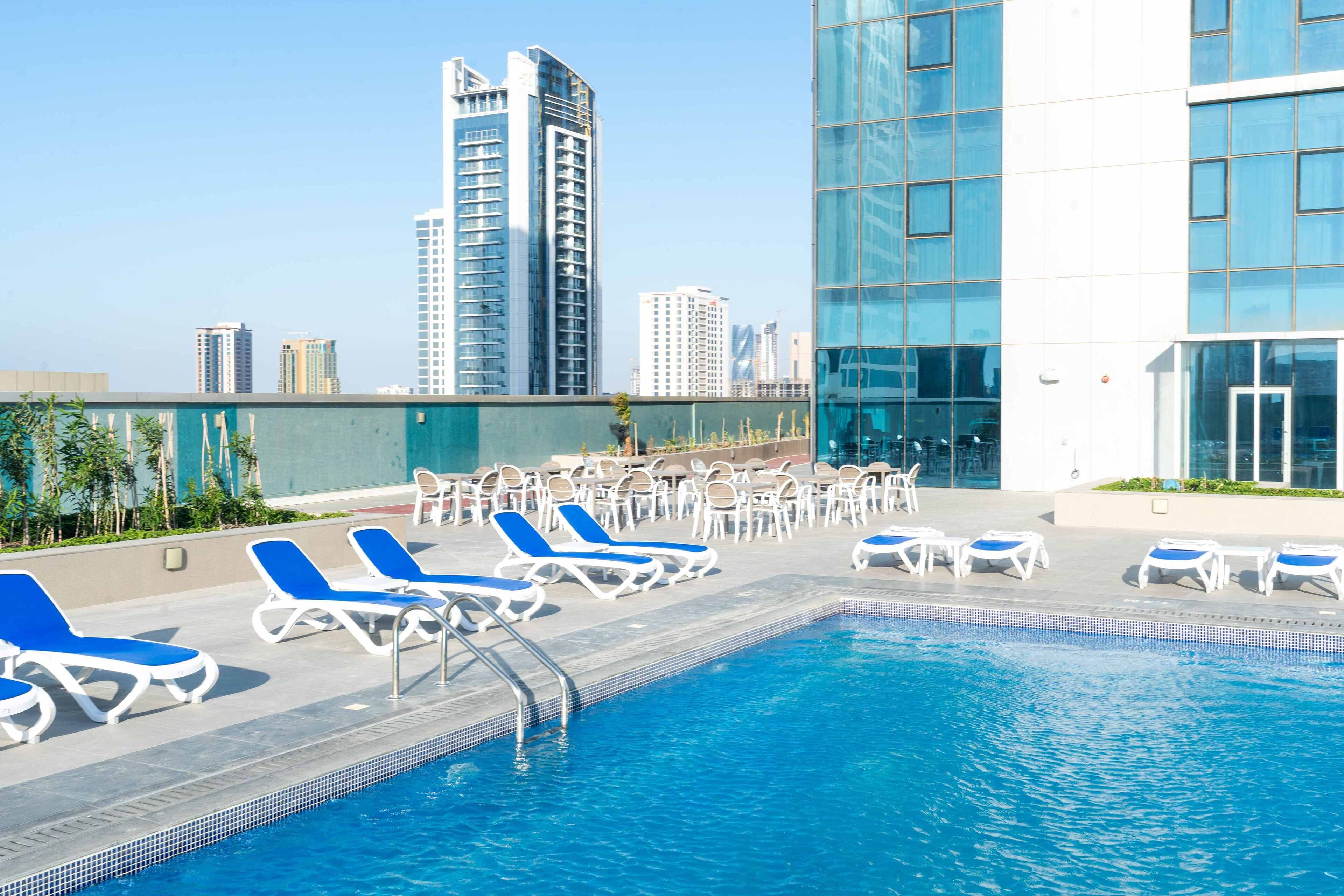 S Plaza Suites Hotel