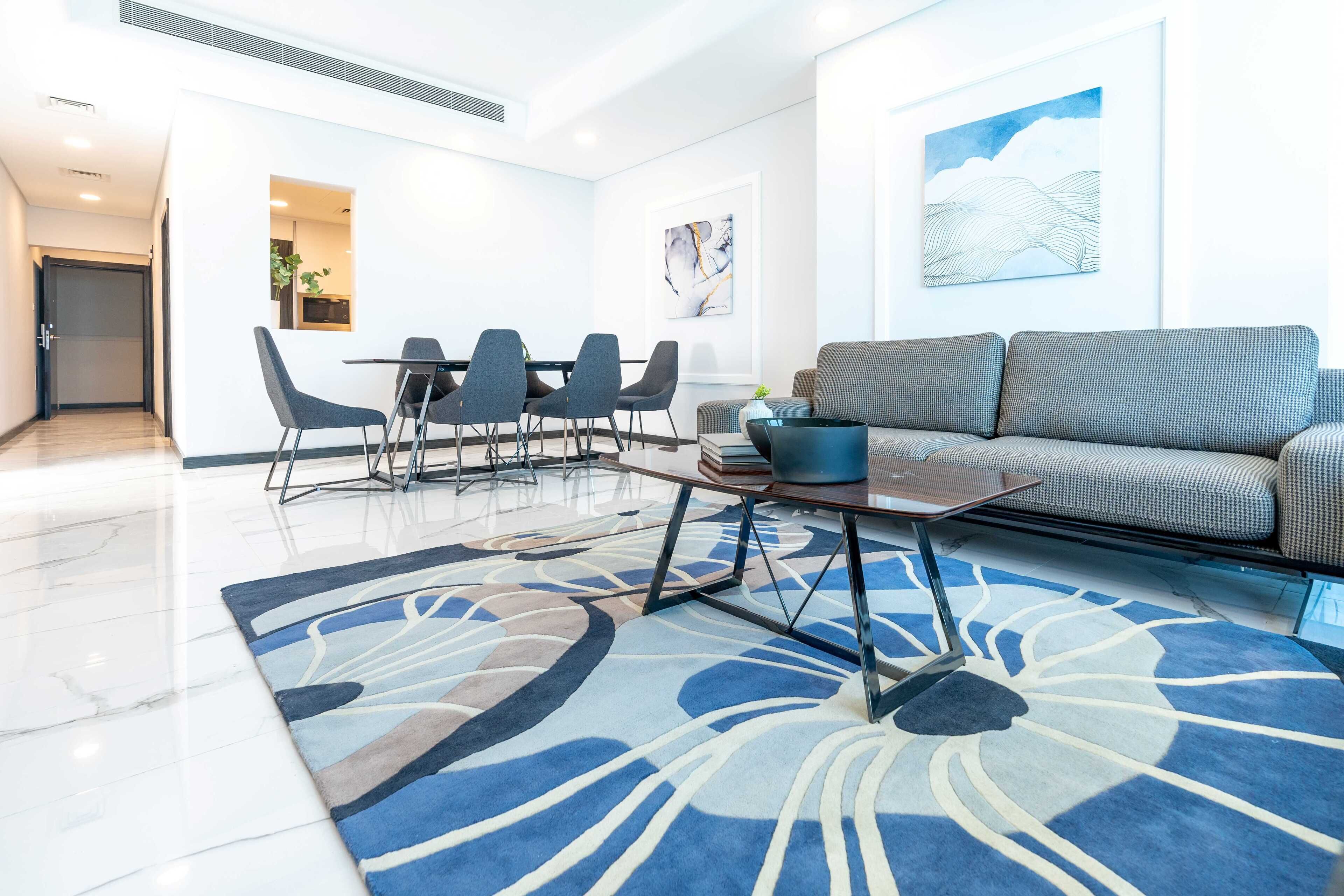 S Plaza Suites Hotel