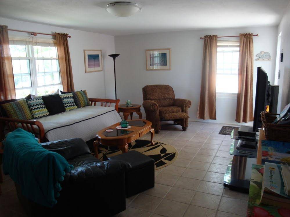 6 Cloverdale Close