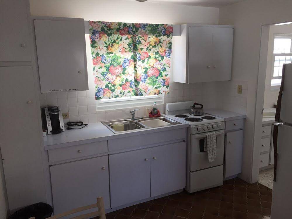 The Paraquet Apartment