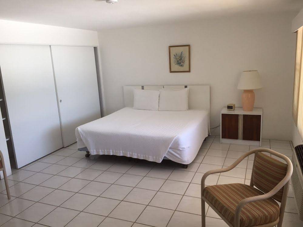 The Paraquet Apartment