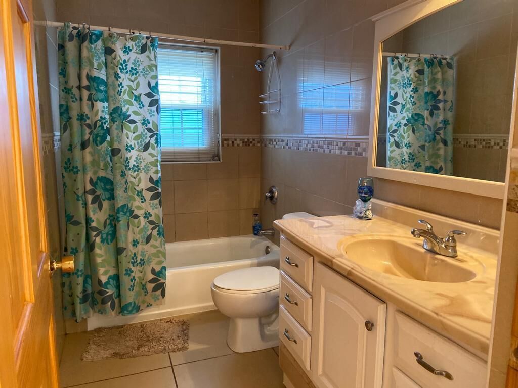 Blue Diamond Apartments