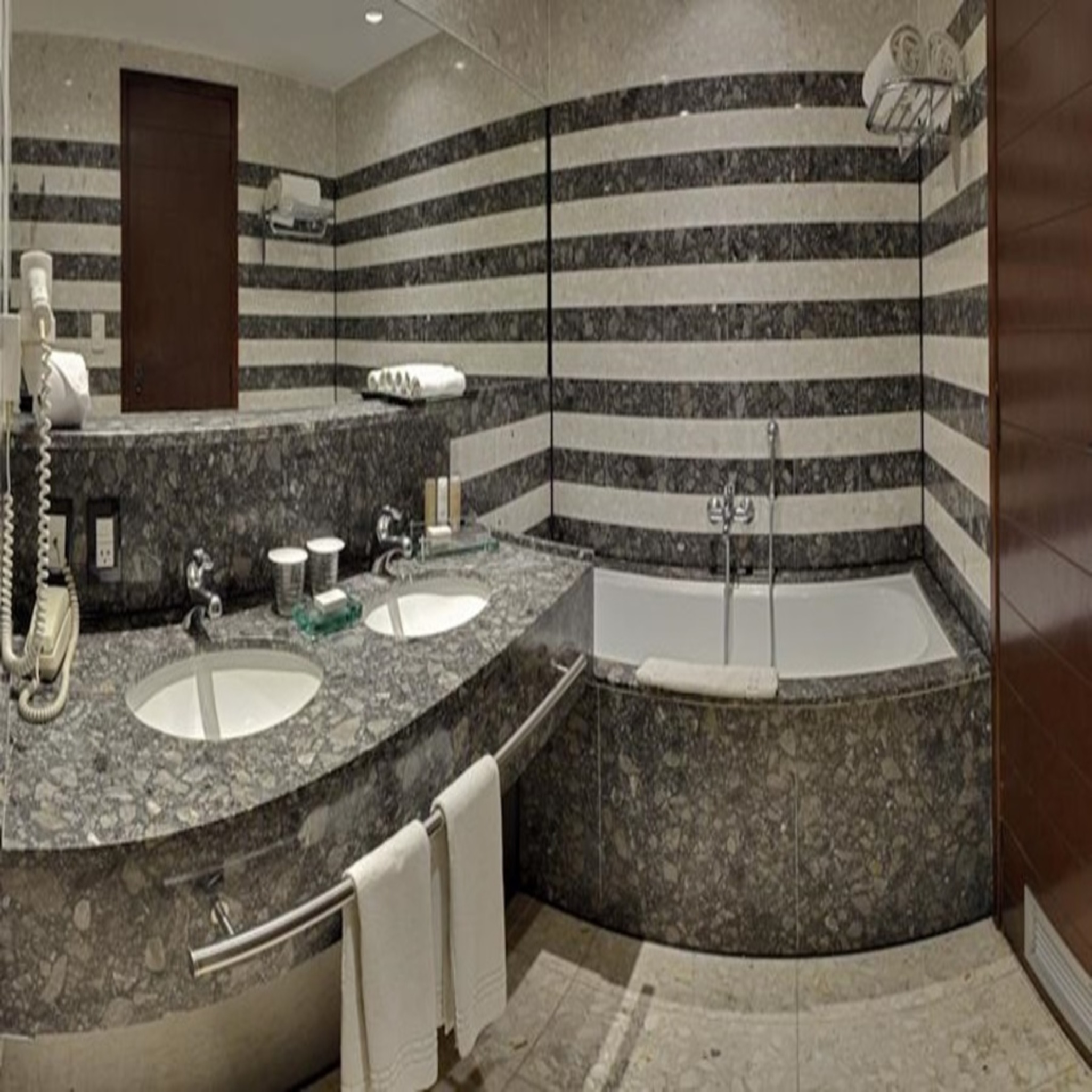 Golden Tulip Brasília Alvorada