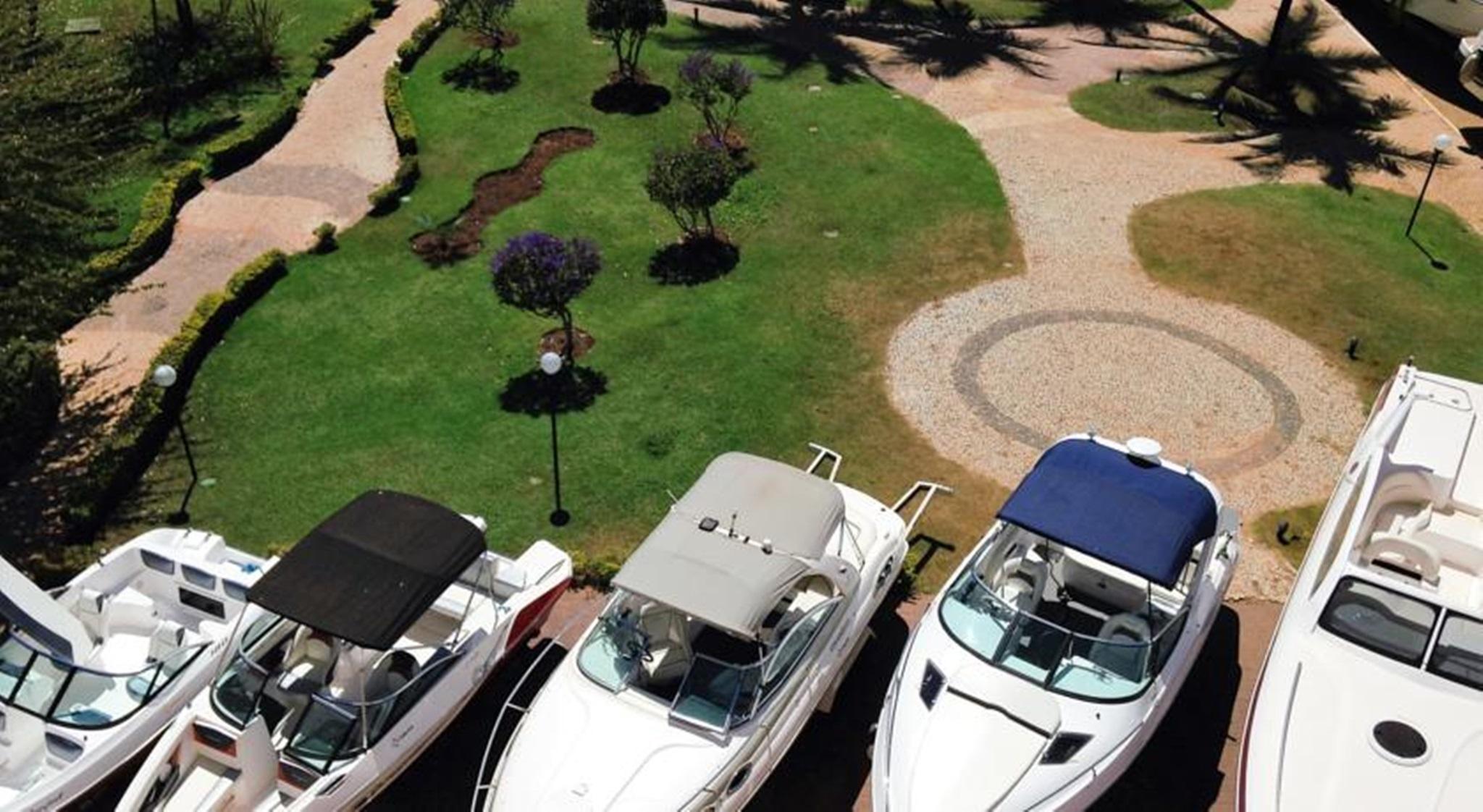 Lake Side Apart Hotel