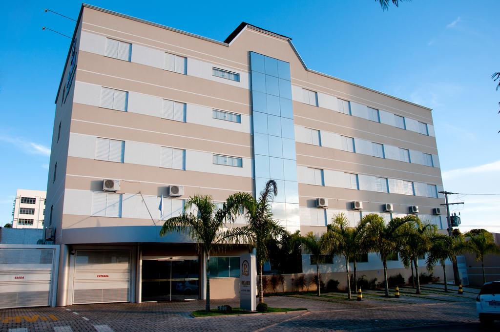 Roari Hotel