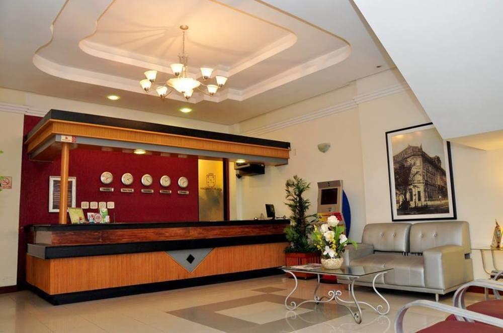 Machado's Plaza Hotel