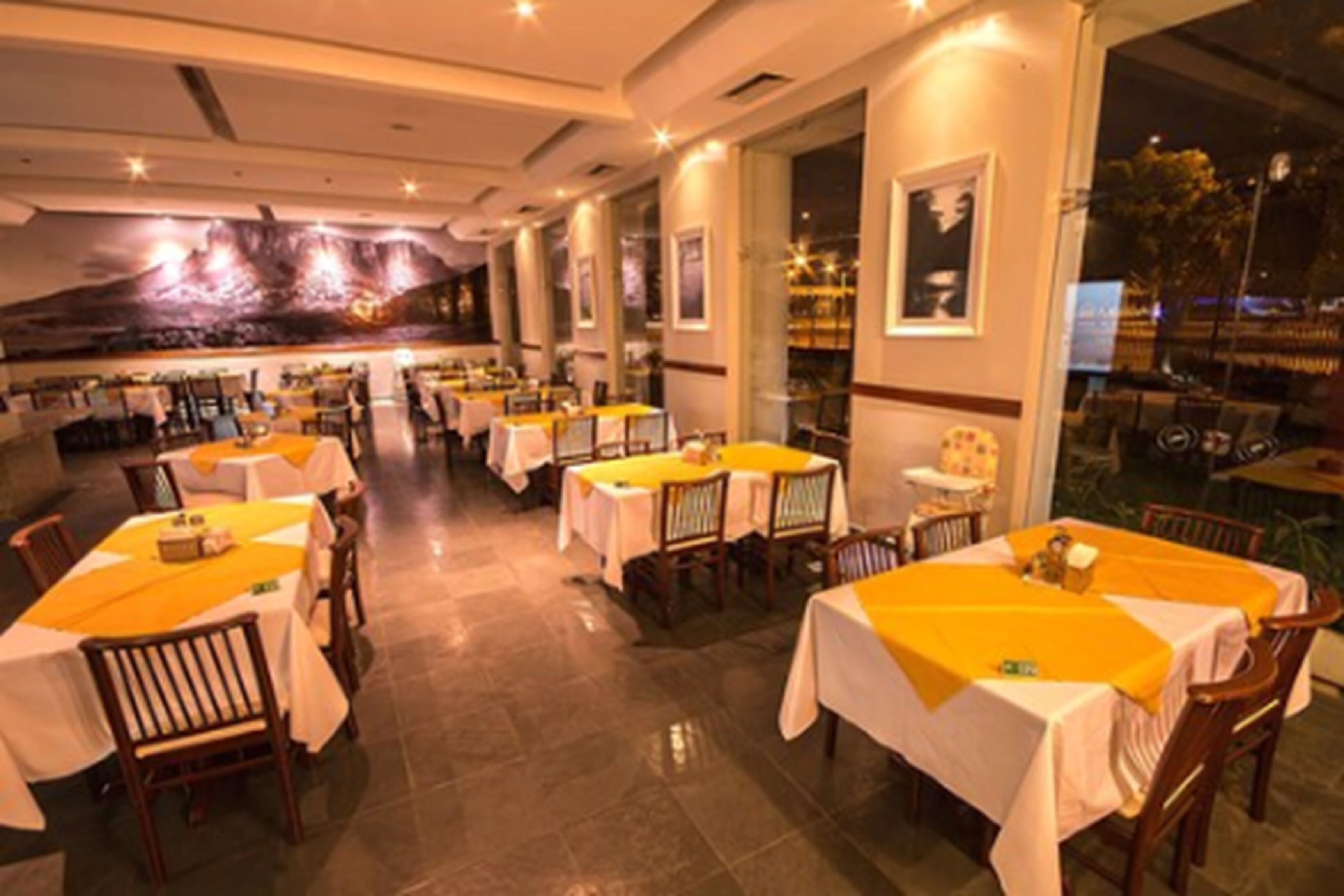 Aipana Plaza Hotel