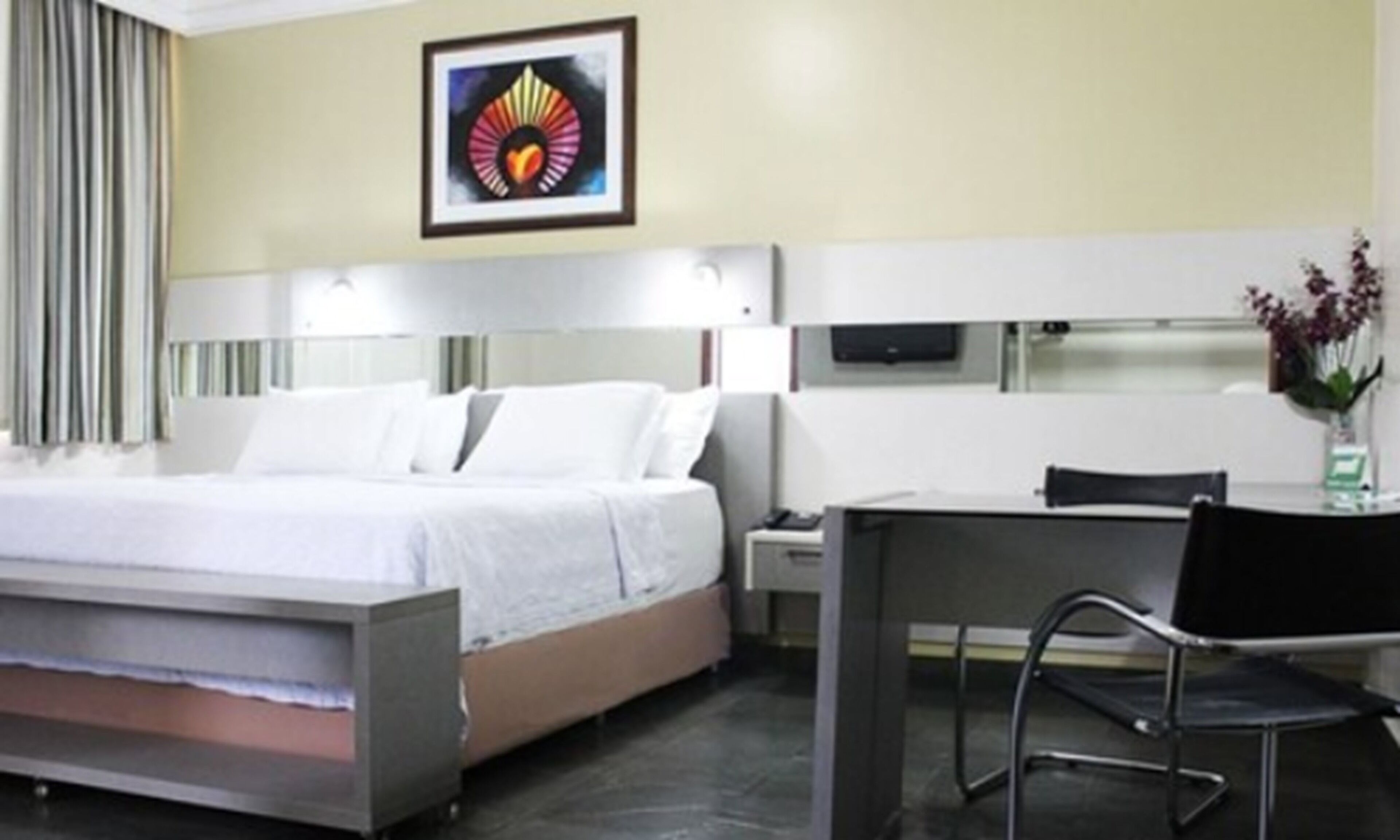 Aipana Plaza Hotel
