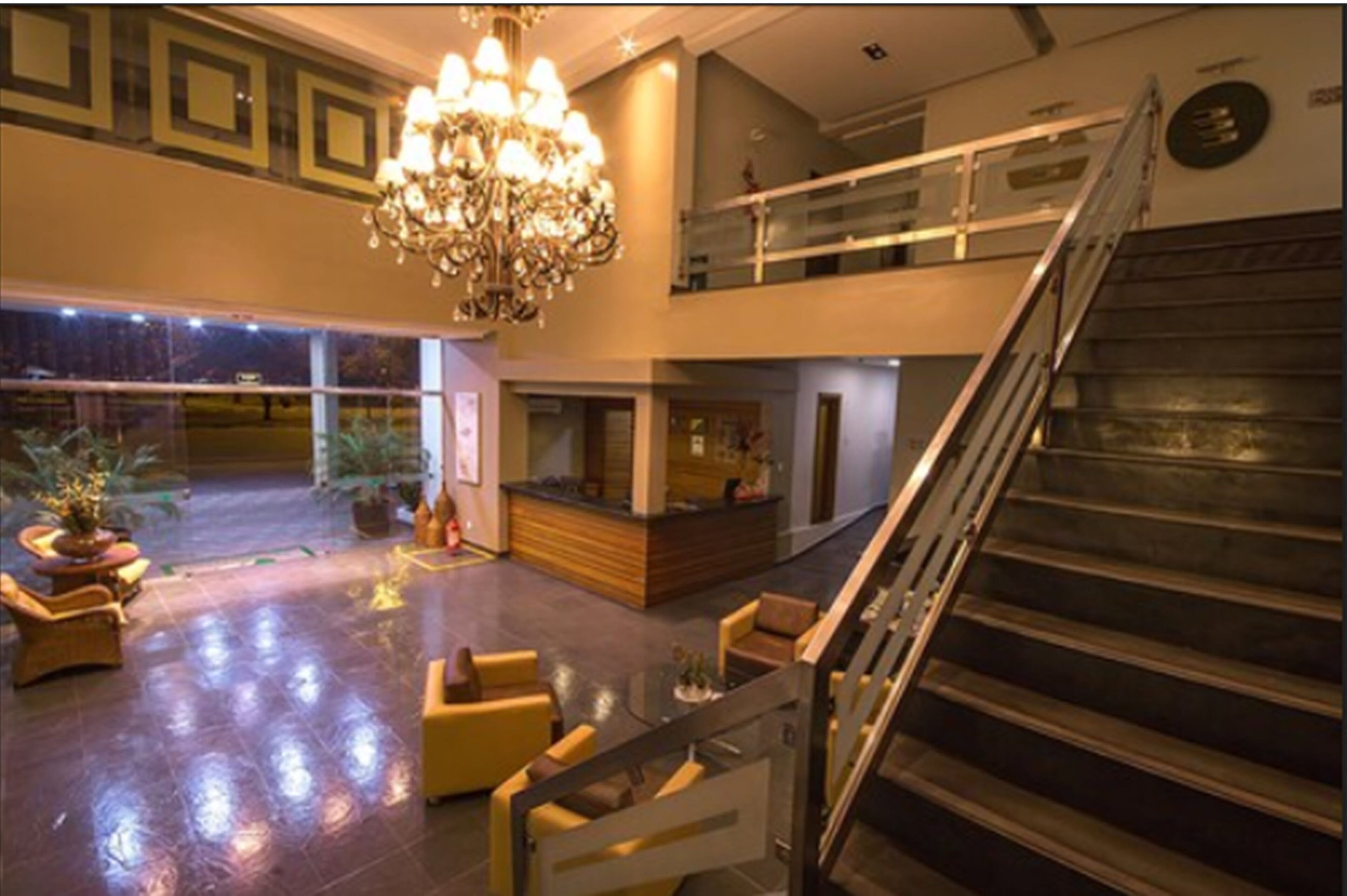 Aipana Plaza Hotel