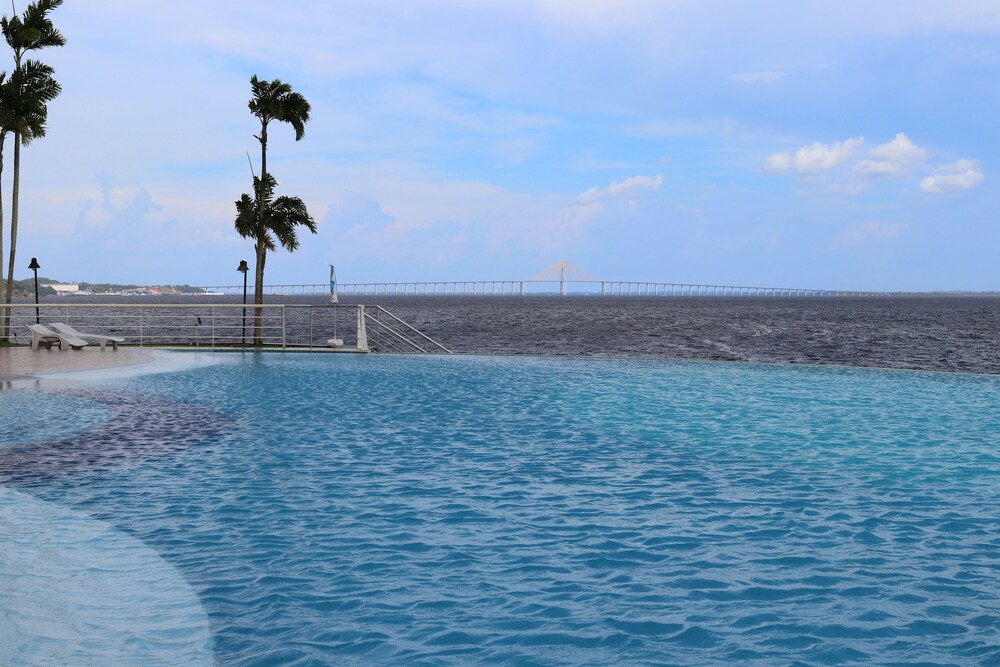 Tropical Executive Hotel