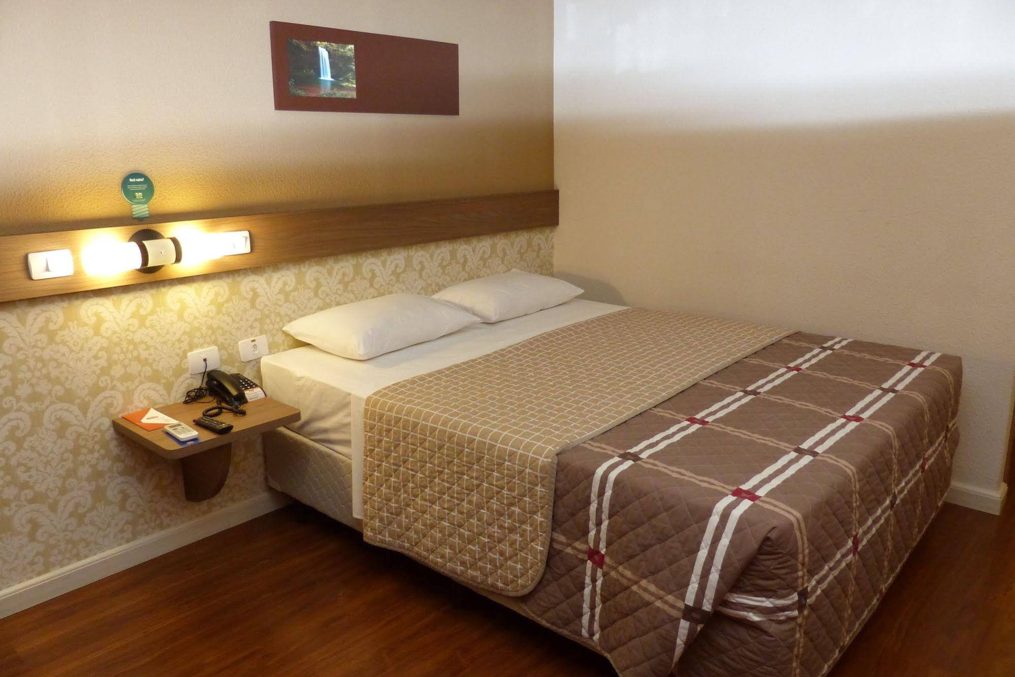 Hotel 10 Palmas