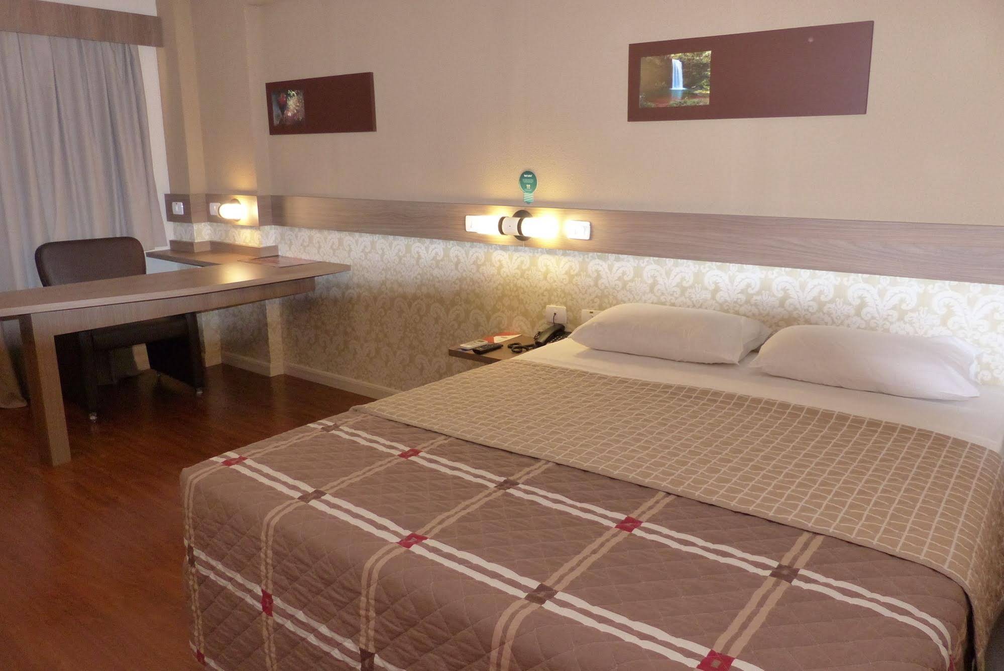 Hotel 10 Palmas