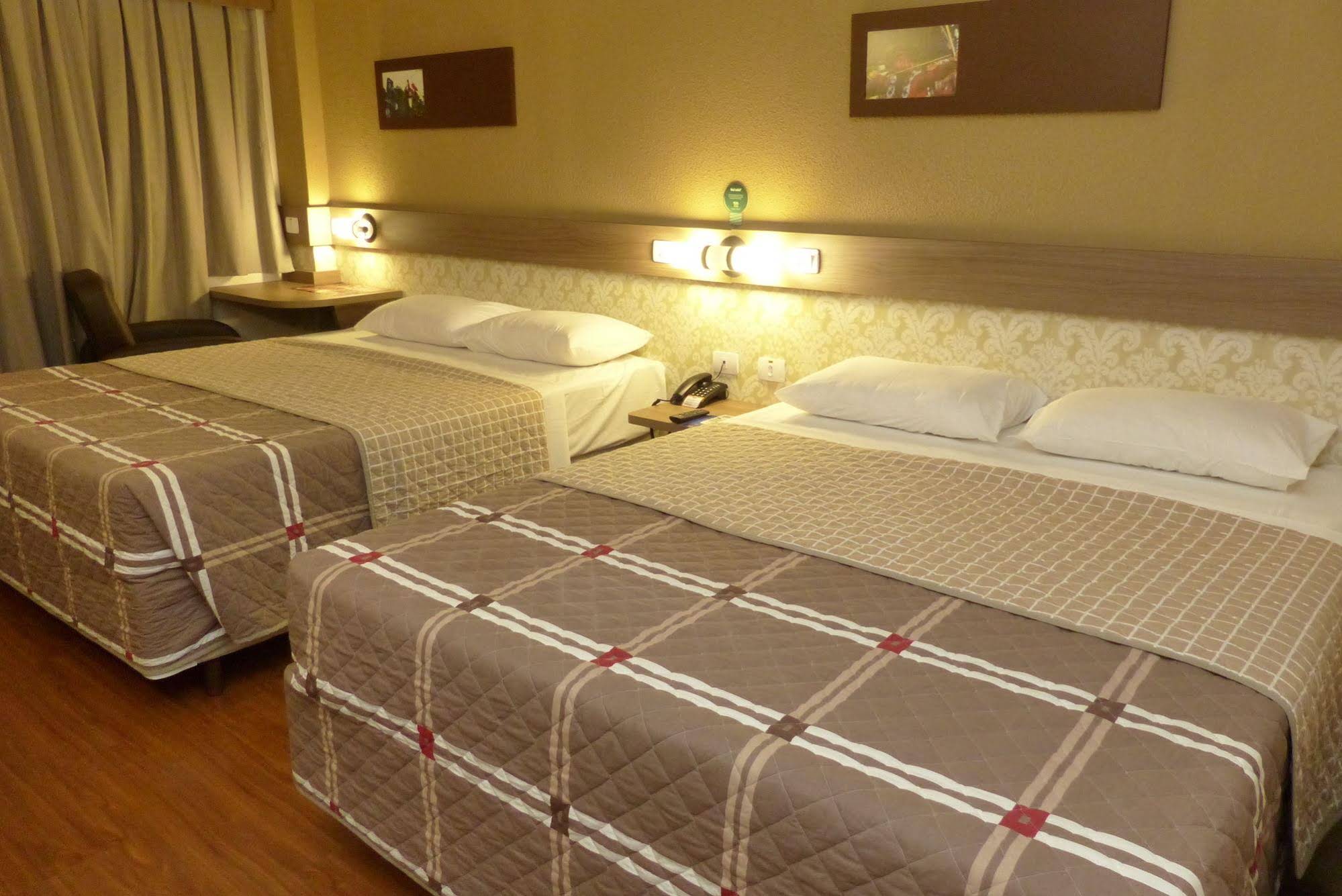 Hotel 10 Palmas