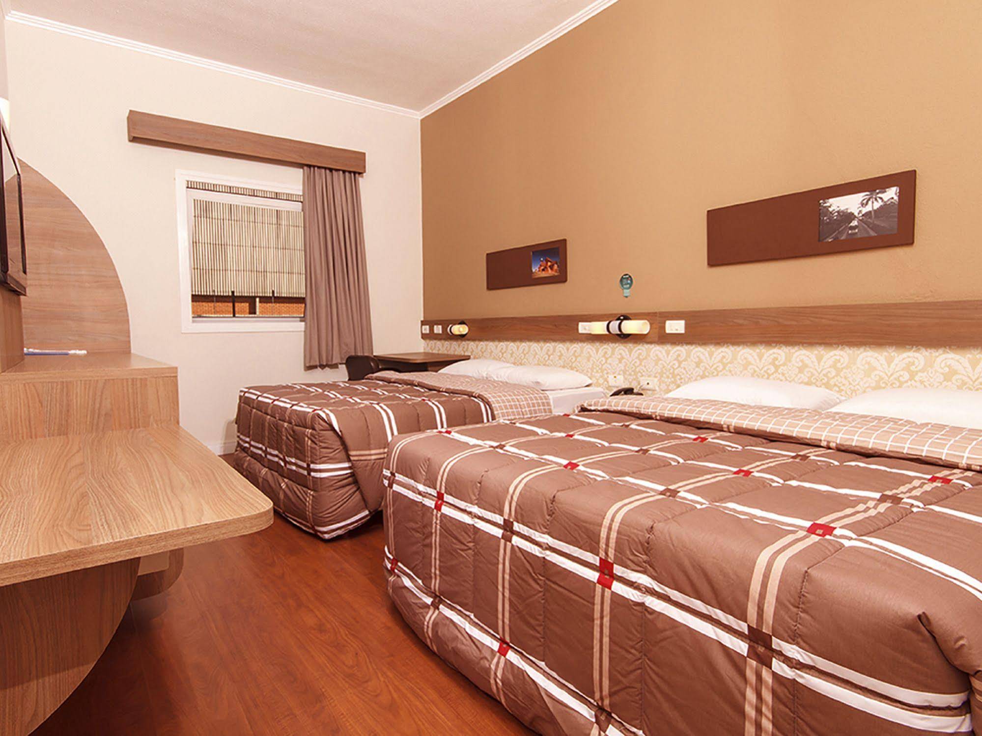 Hotel 10 Palmas