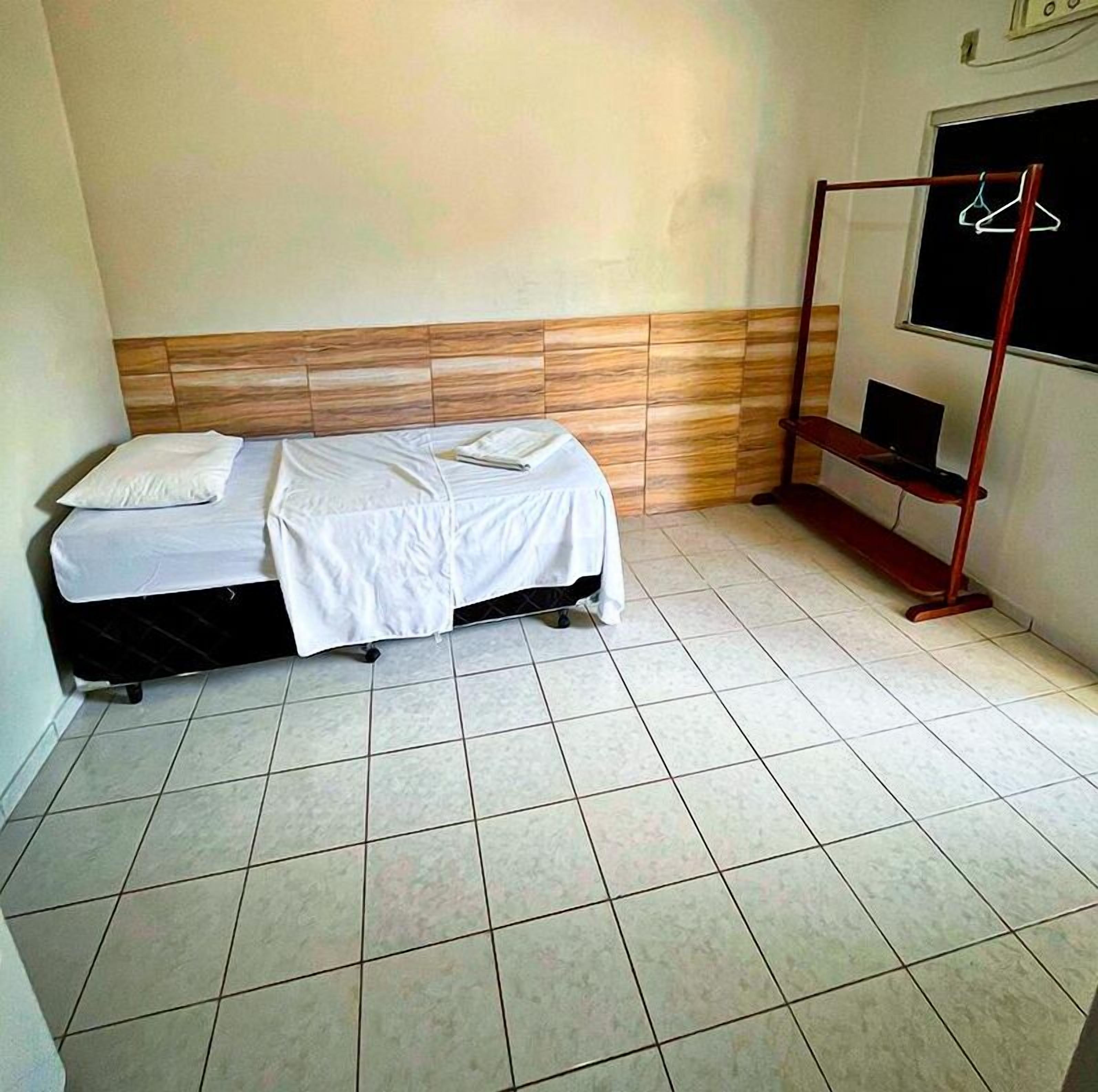 Nunes Hotel