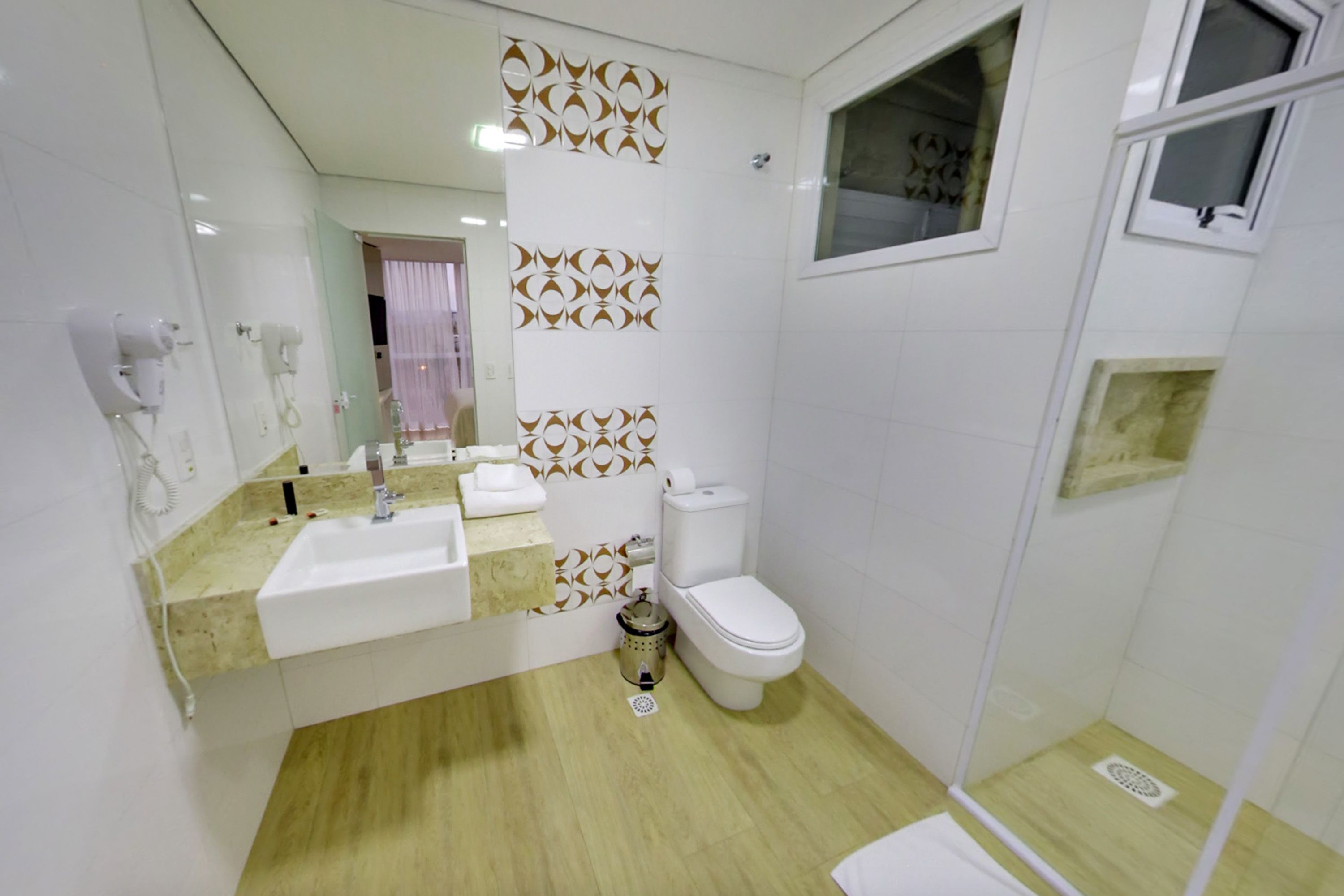 Select Hotel