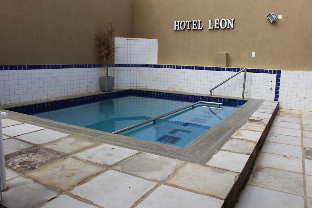 Hotel Leon