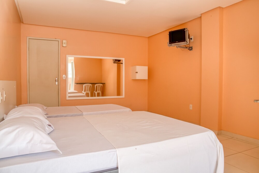 Hotel Malibu Candeias by OYO Rooms