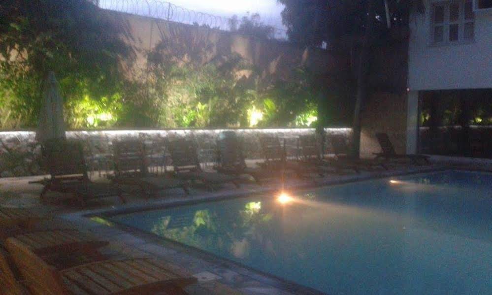 Hotel Iparana Paradise