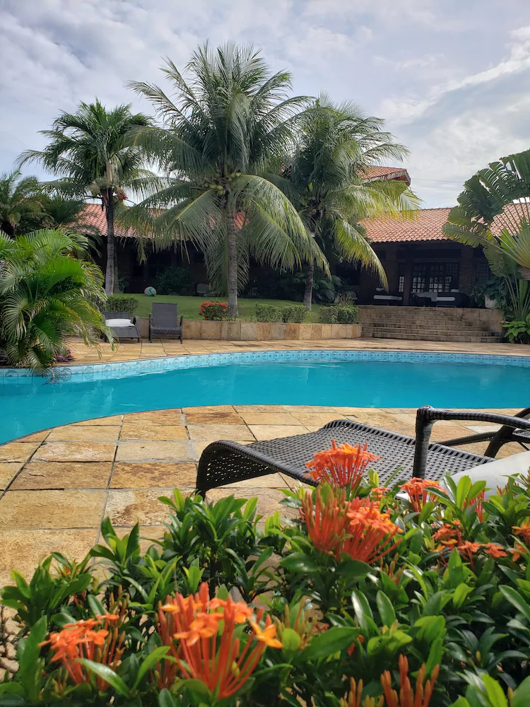 Kiwi Pousada & Lounge