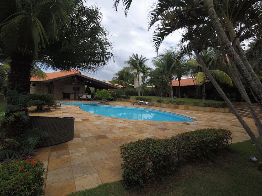 Kiwi Pousada & Lounge