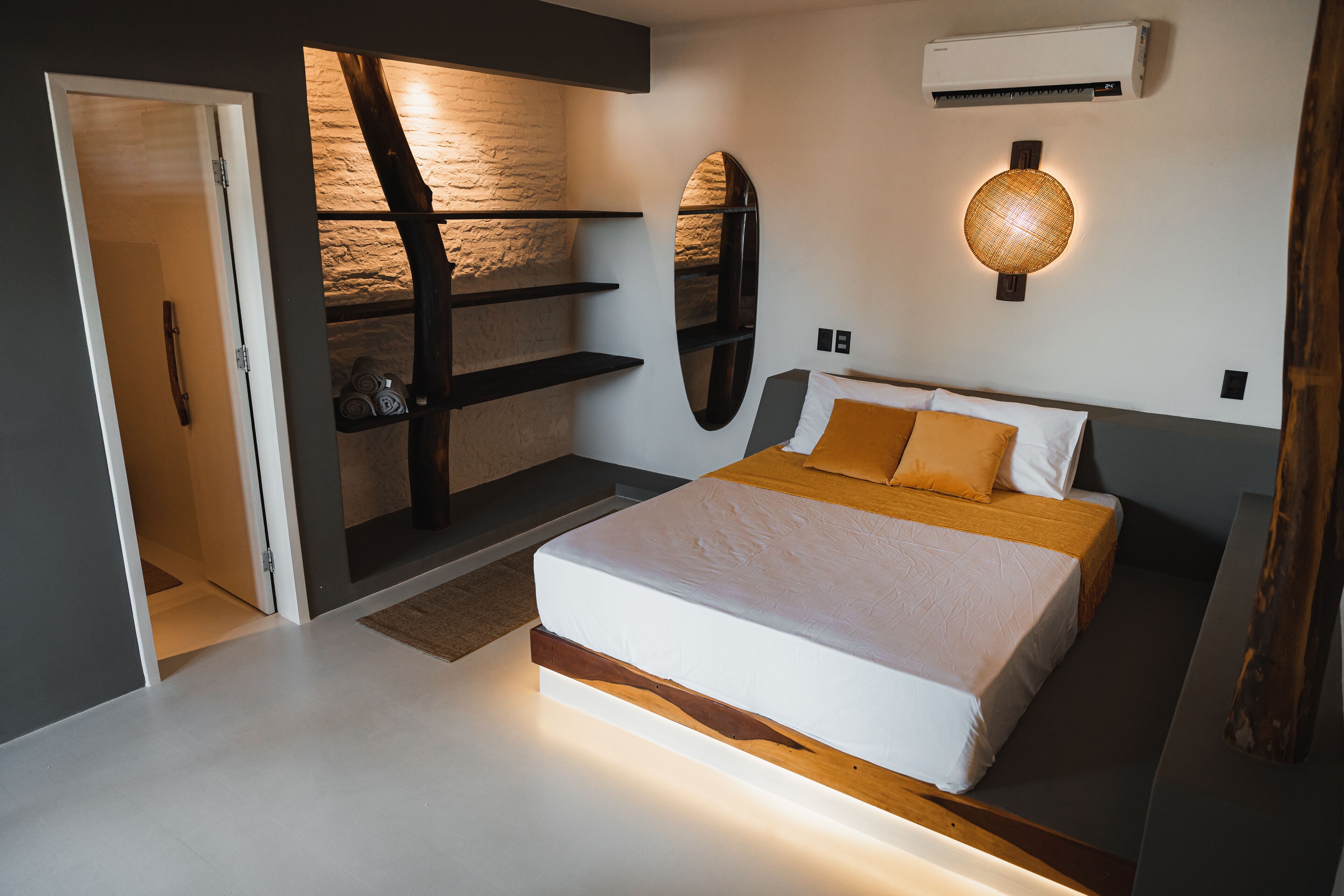 Outro Beach Club Hotel