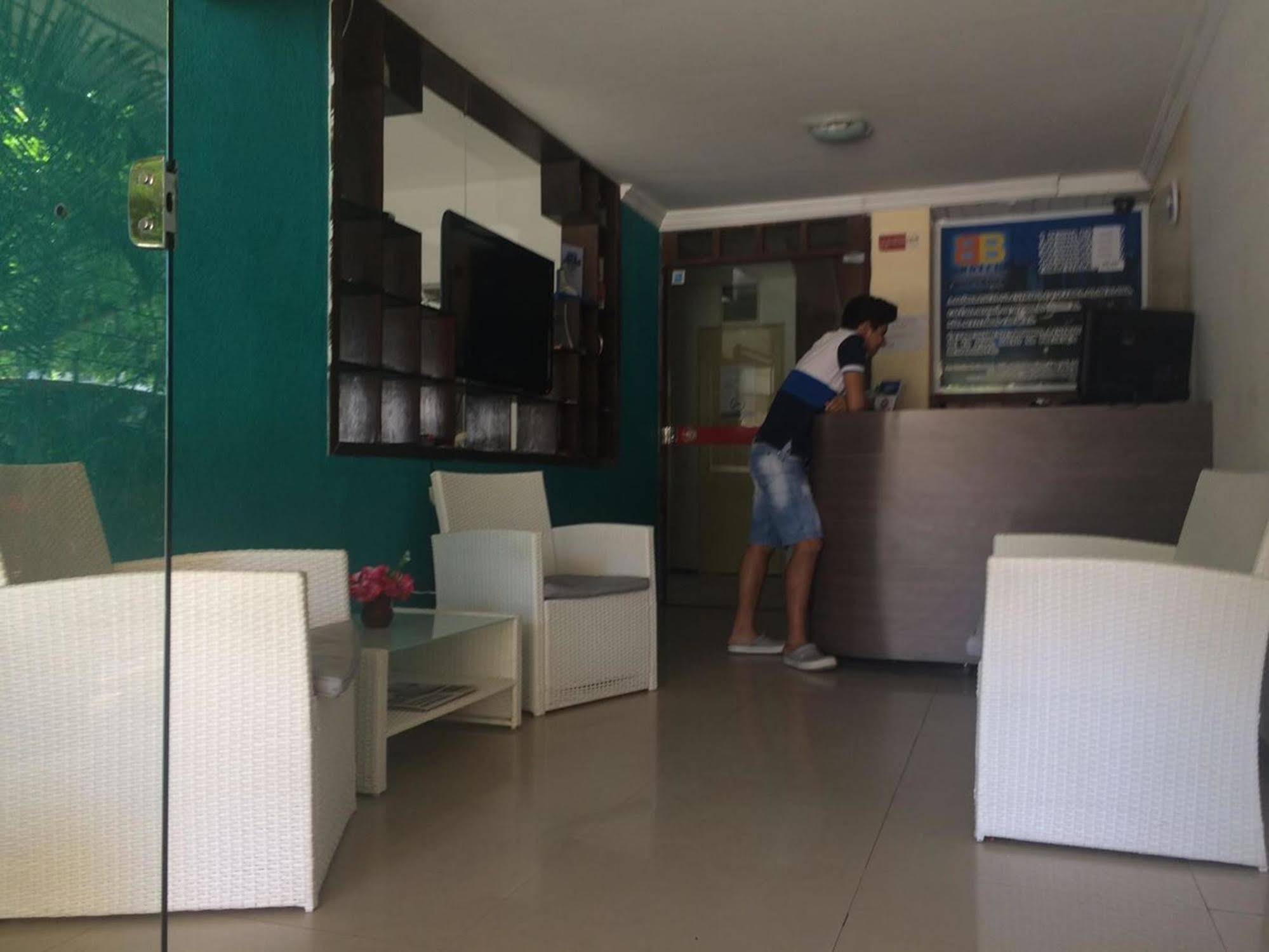 Nalu Beach Hotel