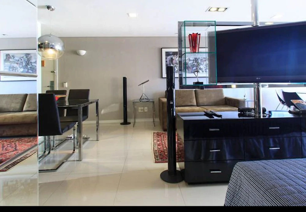 Iate Plaza Hotel