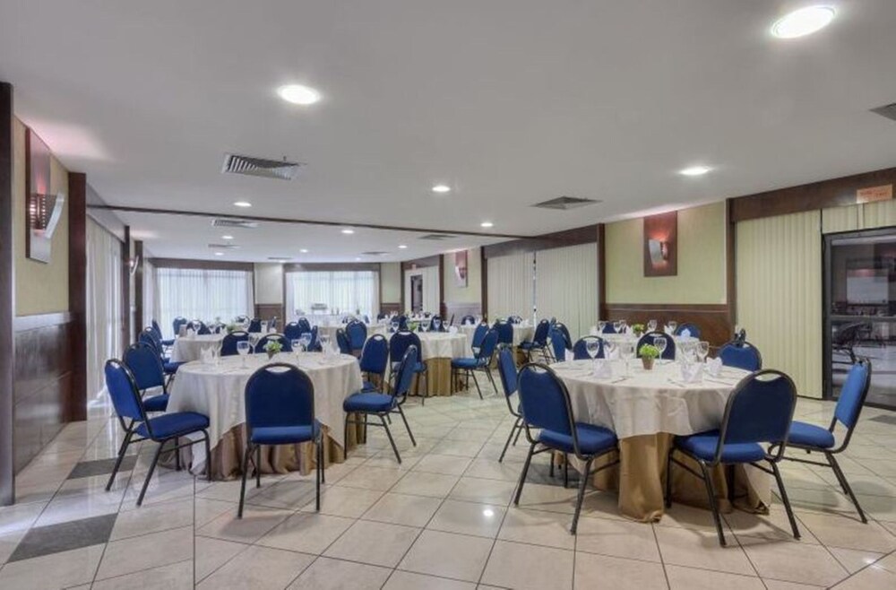 Iate Plaza Hotel