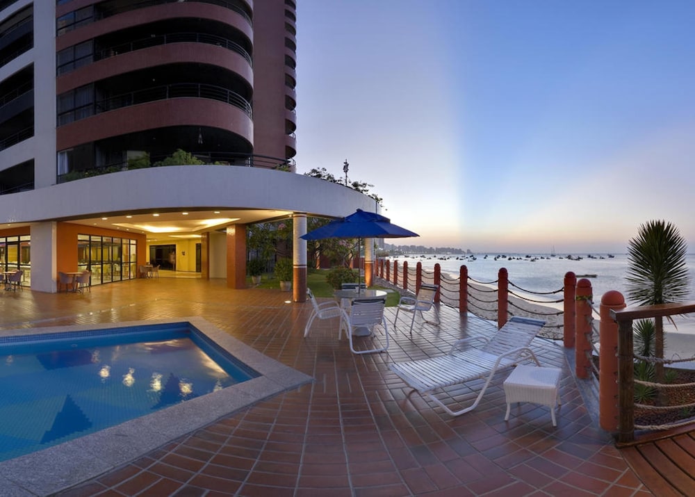 Iate Plaza Hotel