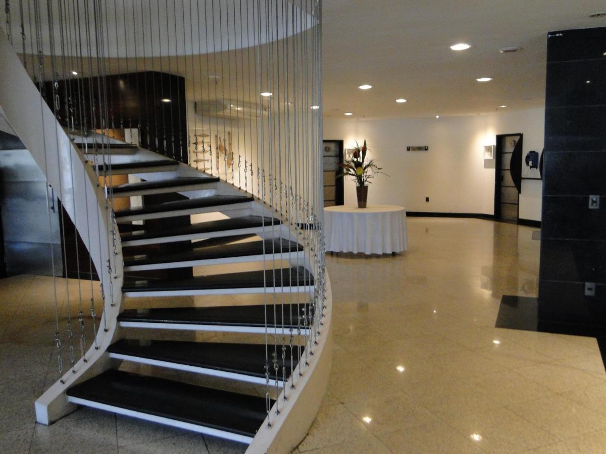Plaza Praia Suites