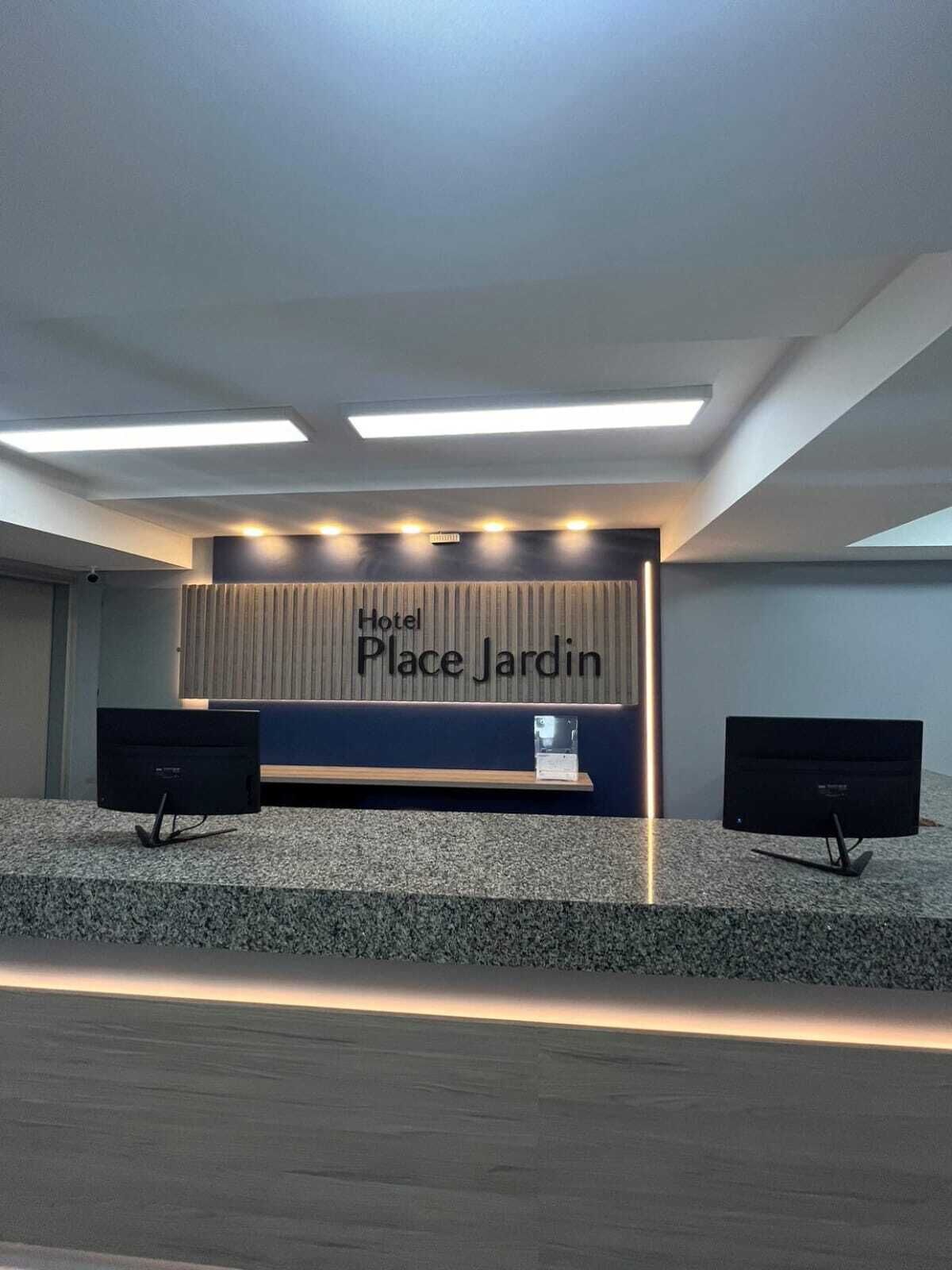 Hotel Place Jardin