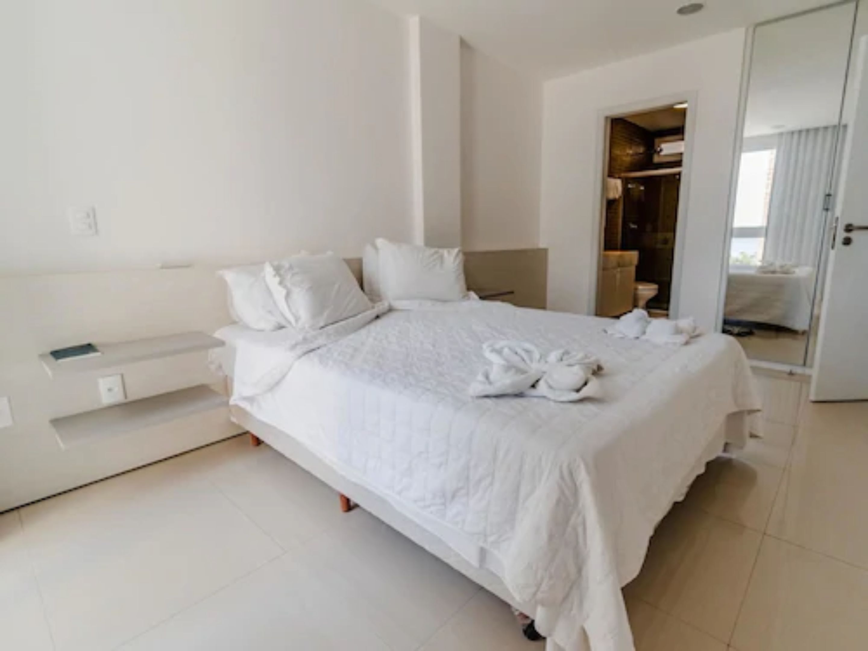 Wave Suites Hotel