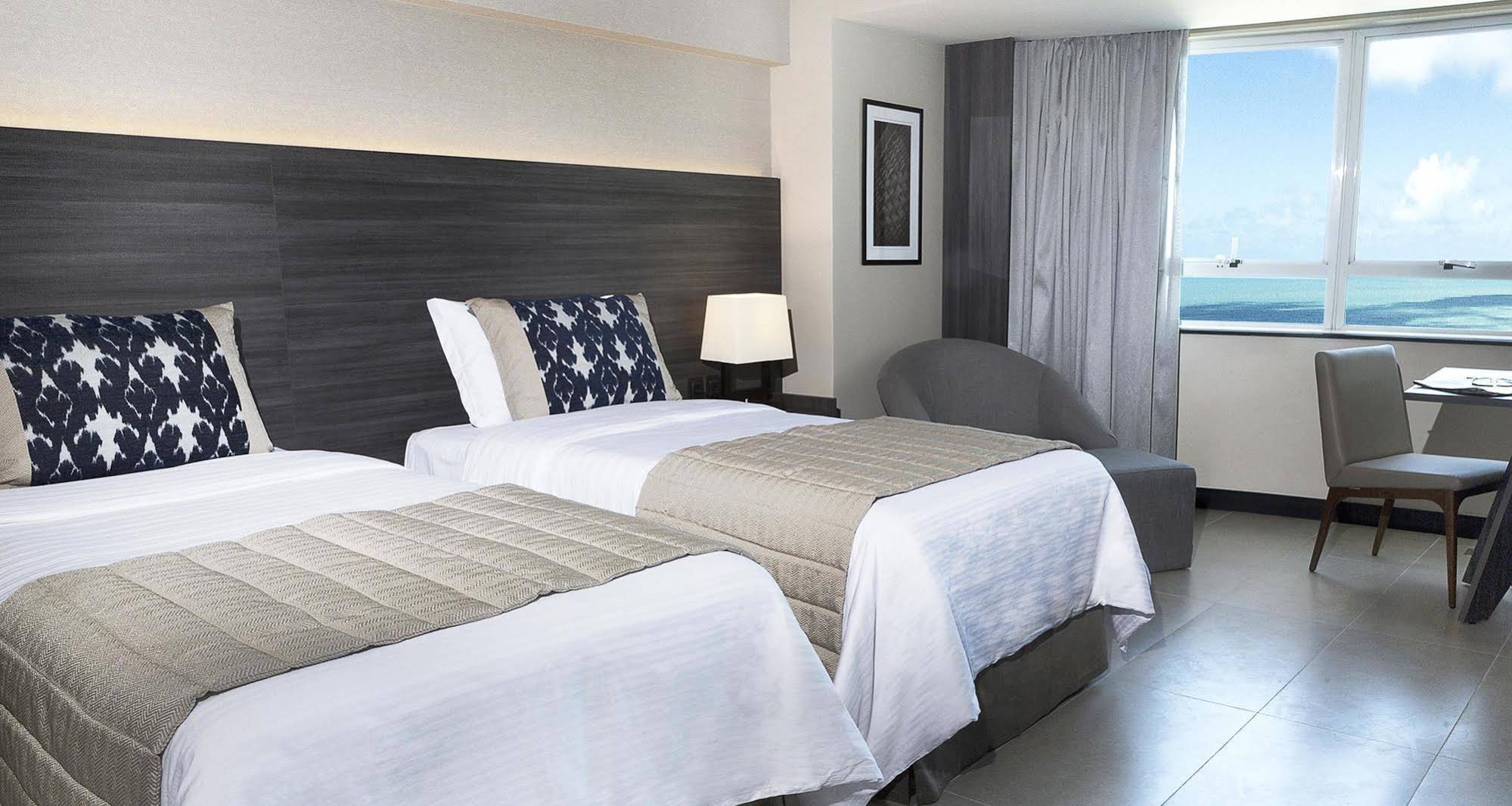 Golden Tulip Ponta Negra